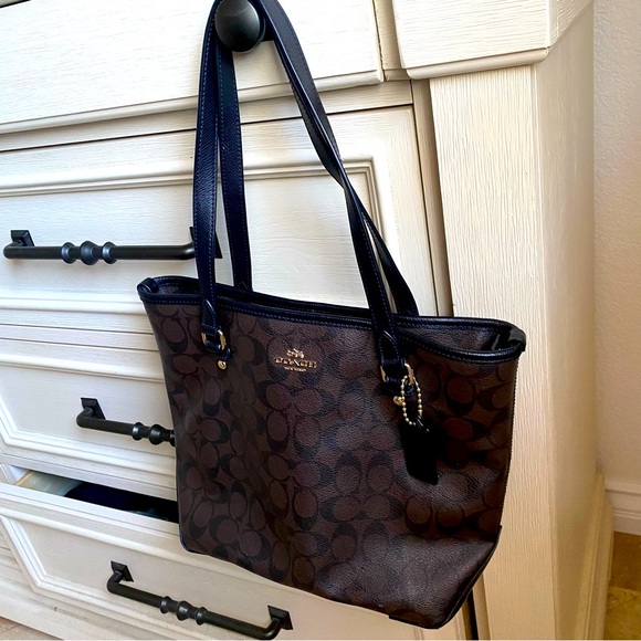 Coach Tote - Picture 7 of 8